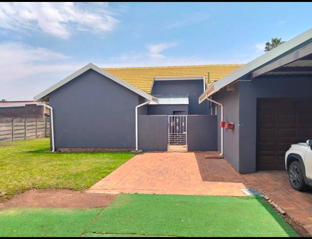 3 BEDROOM HOUSE FOR SALE IN GLEN MARAIS